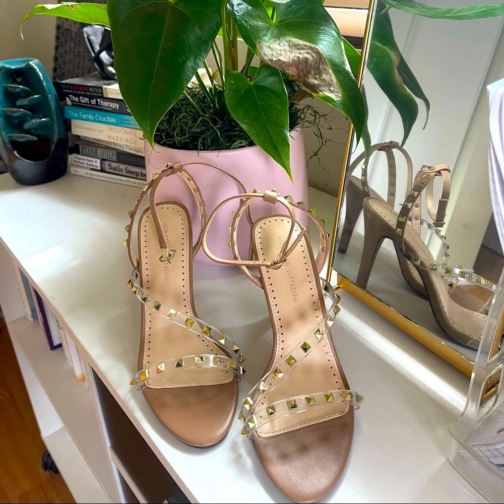 gorgeous size 7 👠 Ideal for an special occasion.